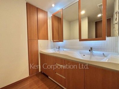 パウダールーム