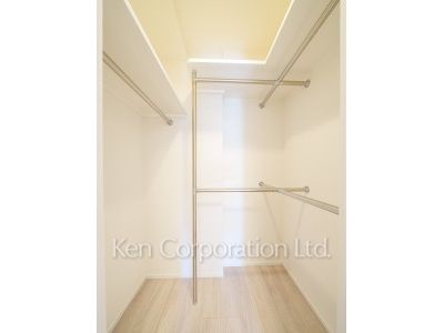 アジールコート都立大学の写真 ウォークインクローゼット ※3階の同じ間取タイプを撮影。仕様が異なることがあります。