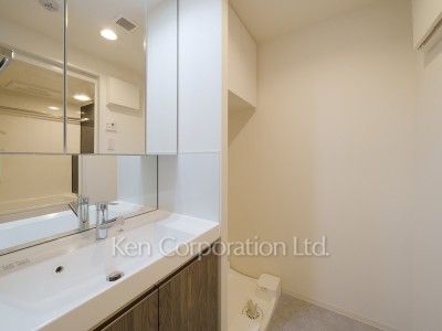 アジールコート都立大学の写真 パウダールーム ※3階の同じ間取タイプを撮影。仕様が異なることがあります。