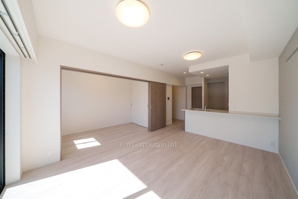 アジールコート都立大学の写真 居室（LDなど） ※3階の同じ間取タイプを撮影。仕様が異なることがあります。