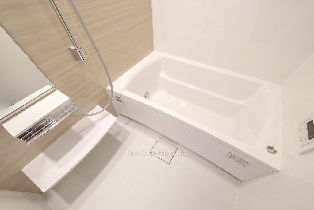 アジールコート都立大学の写真 バスルーム ※1階の同じ間取タイプを撮影。仕様が異なることがあります。