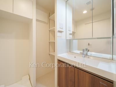 アジールコート都立大学の写真 パウダールーム ※1階の同じ間取タイプを撮影。仕様が異なることがあります。