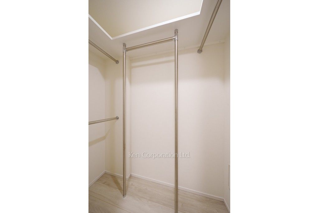 アジールコート都立大学の写真 ウォークインクローゼット ※1階の同じ間取タイプを撮影。仕様が異なることがあります。