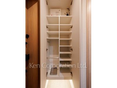 OIMACHI TRACKS RESIDENCE(SOHOフロア)の写真 シューズクローゼット