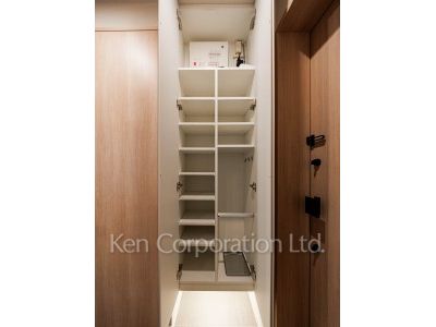 シューズクローゼット ※14階の同じ間取タイプを撮影。仕様が異なることがあります。