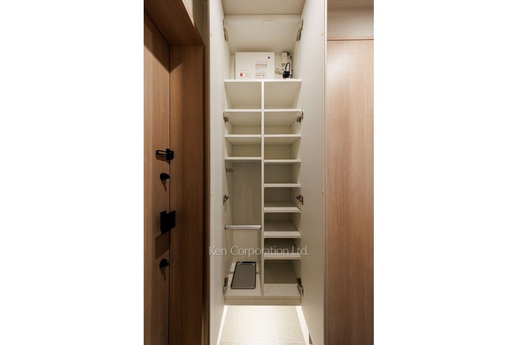 OIMACHI TRACKS RESIDENCE(SOHOフロア)の写真 シューズクローゼット