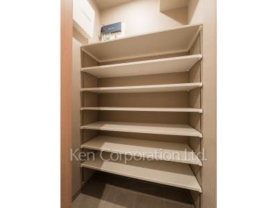 OIMACHI TRACKS RESIDENCEの写真 シューズインクローゼット