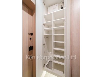 OIMACHI TRACKS RESIDENCE(SOHOフロア)の写真 シューズクローゼット