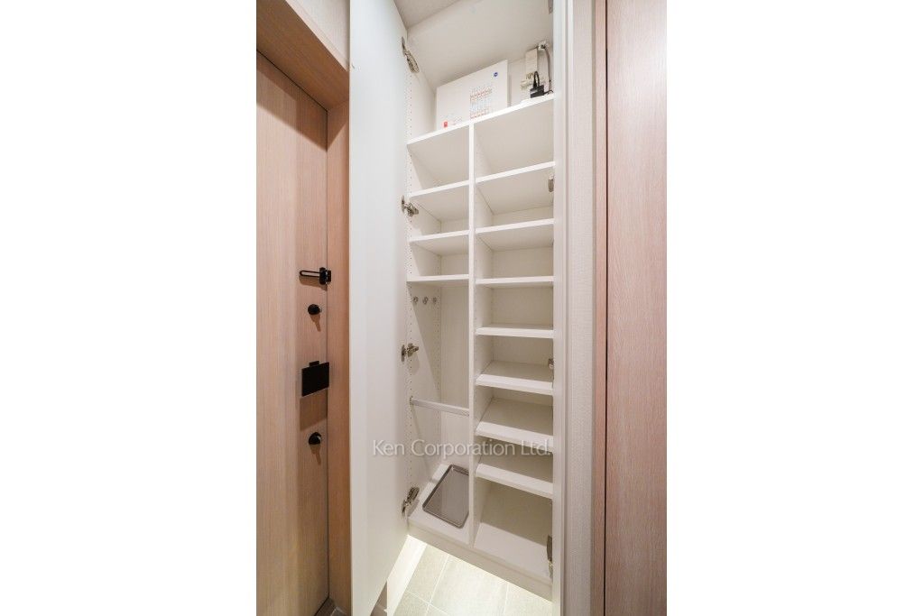 OIMACHI TRACKS RESIDENCE(SOHOフロア)の写真 シューズクローゼット