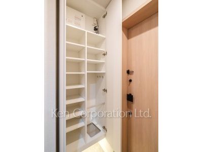 OIMACHI TRACKS RESIDENCE(SOHOフロア)の写真 シューズクローゼット