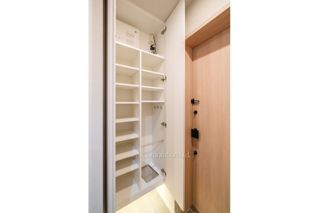 OIMACHI TRACKS RESIDENCE(SOHOフロア)の写真 シューズクローゼット