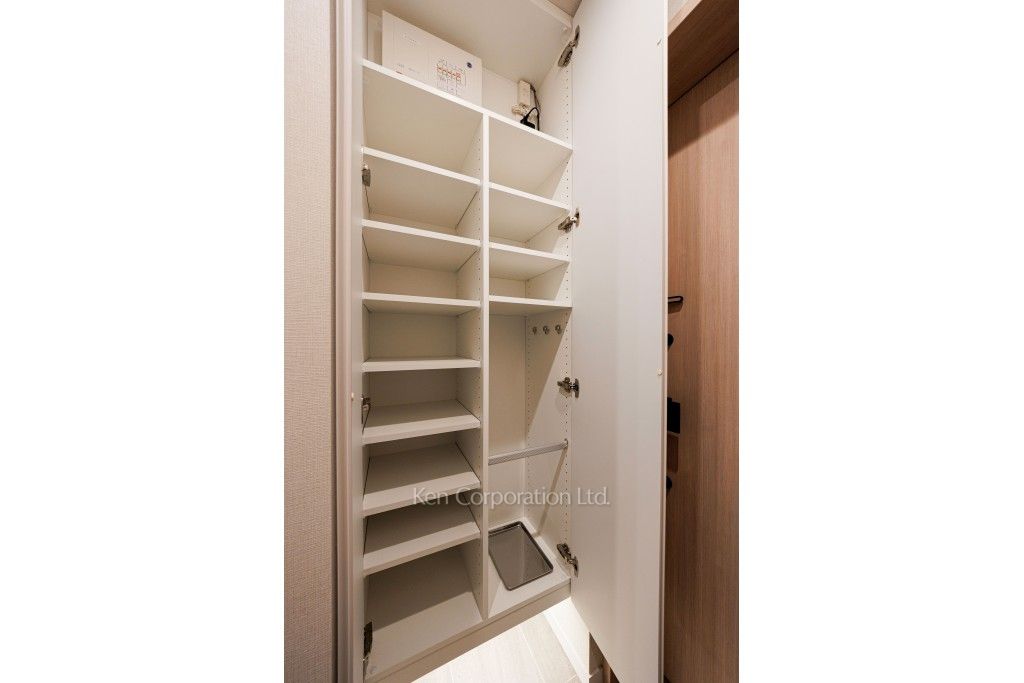 OIMACHI TRACKS RESIDENCE(SOHOフロア)の写真 シューズクローゼット