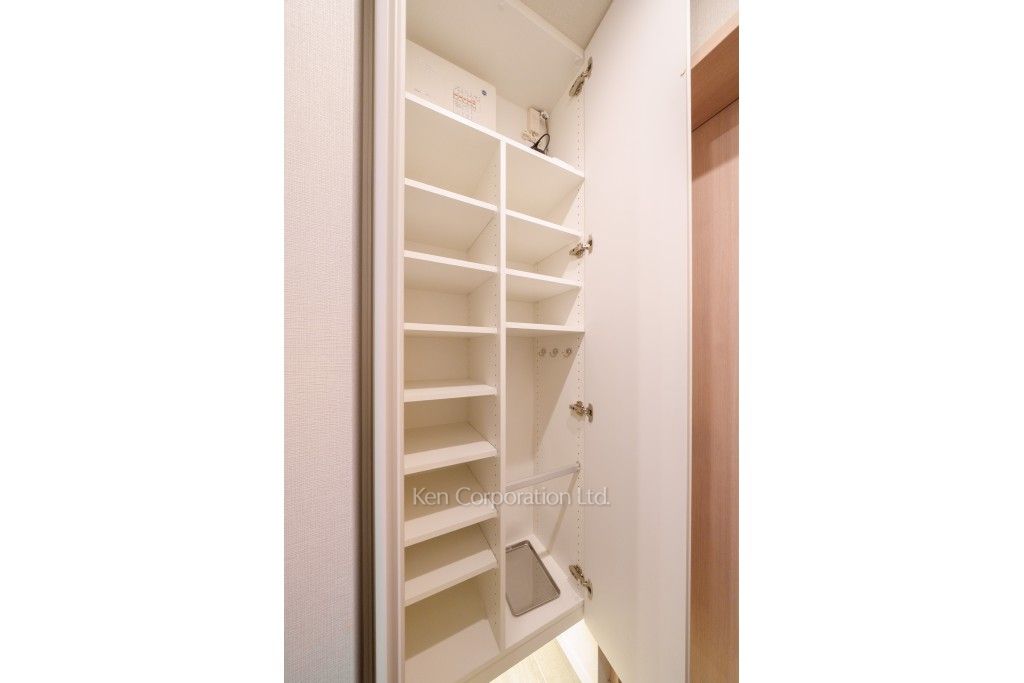 OIMACHI TRACKS RESIDENCE(SOHOフロア)の写真 シューズクローゼット