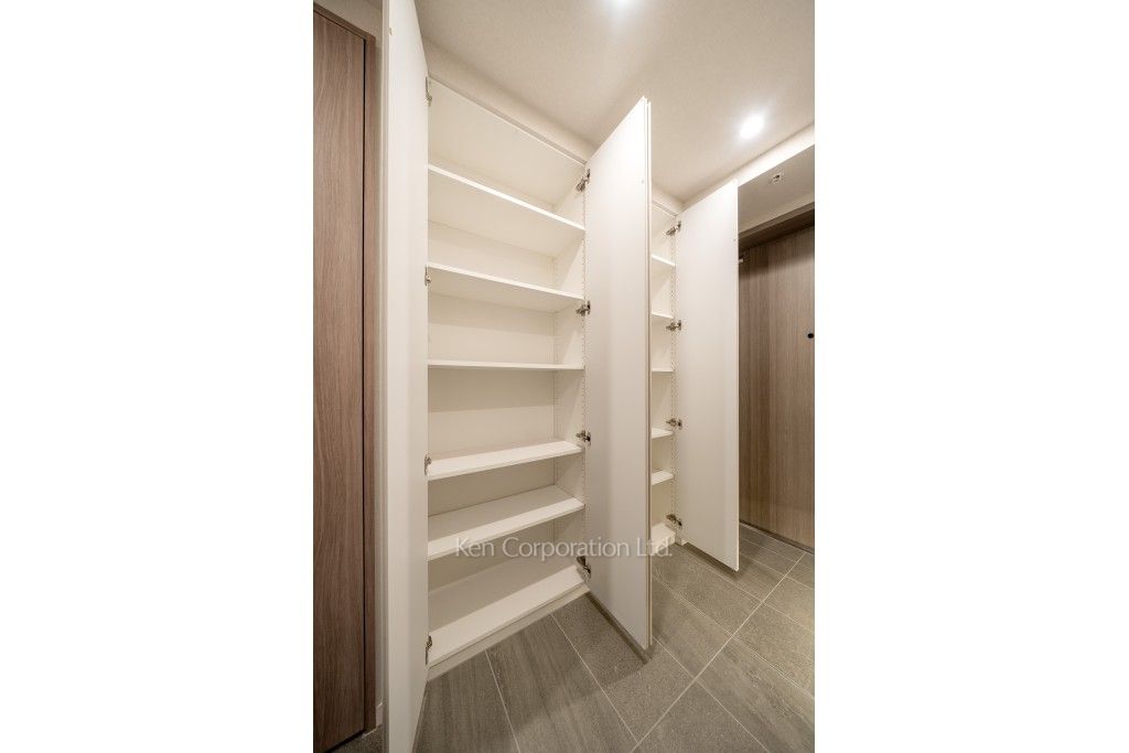 OIMACHI TRACKS RESIDENCEの写真 シューズクローゼット ※23階の同じ間取タイプを撮影。仕様が異なることがあります。