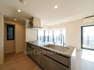 キッチン ※23階の同じ間取タイプを撮影。仕様が異なることがあります。