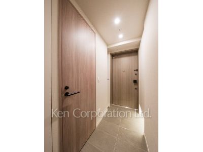 玄関 ※23階の同じ間取タイプを撮影。仕様が異なることがあります。