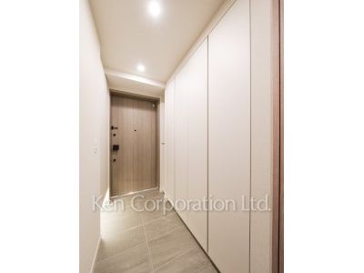 玄関 ※23階の同じ間取タイプを撮影。仕様が異なることがあります。