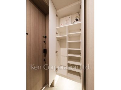 シューズクローゼット ※23階の同じ間取タイプを撮影。仕様が異なることがあります。