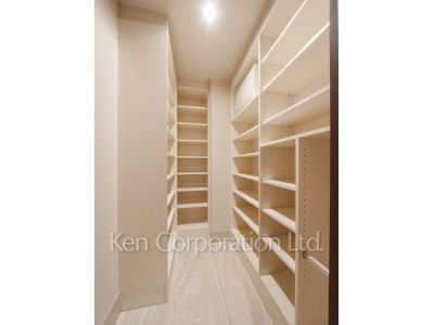 ザ・パークハウス三田タワーの写真 シューズインクローゼット