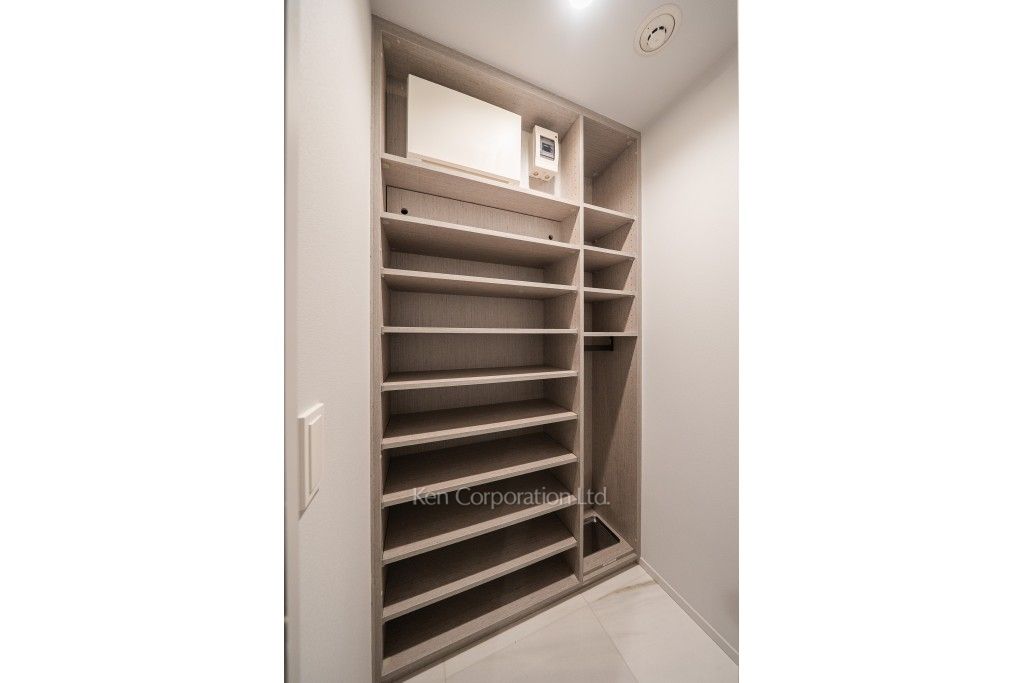 三田ガーデンヒルズイーストヒルの写真 シューズインクローゼット