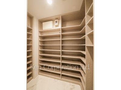 三田ガーデンヒルズ ノースヒルの写真 シューズインクローゼット