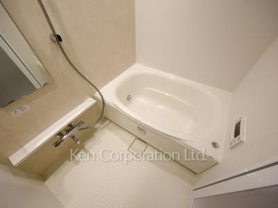 バスルーム ※2階の同じ間取タイプを撮影。仕様が異なることがあります。