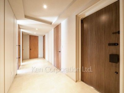 the UPPERHOUSE SHIROKANEの写真 玄関