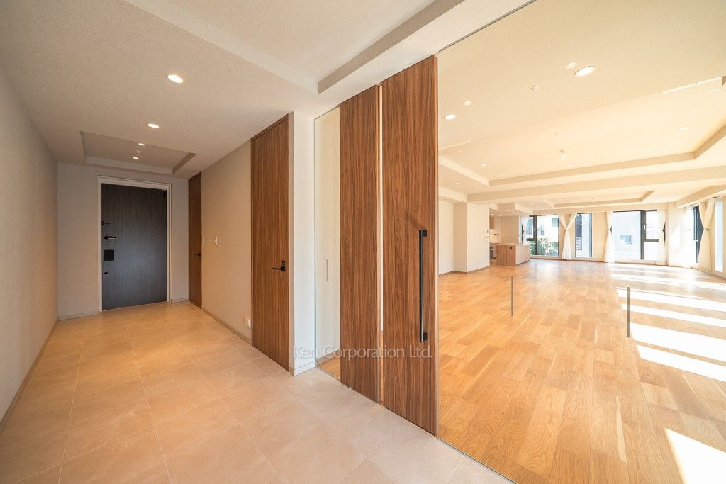 the UPPERHOUSE SHIROKANEの写真 玄関