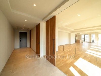 the UPPERHOUSE SHIROKANEの写真 玄関