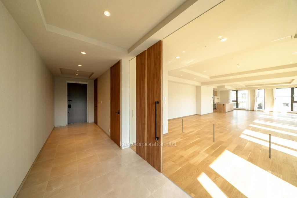 the UPPERHOUSE SHIROKANEの写真 玄関