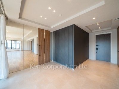 the UPPERHOUSE SHIROKANEの写真 玄関