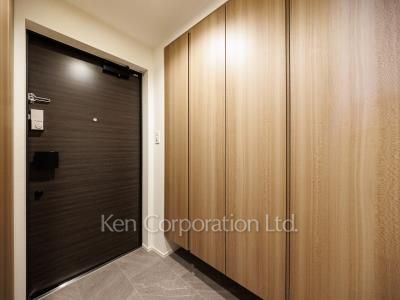 玄関 ※7階の同じ間取タイプを撮影。仕様が異なることがあります。