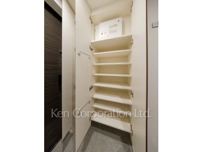 ザ・パークハビオ代々木の写真 シューズクローゼット