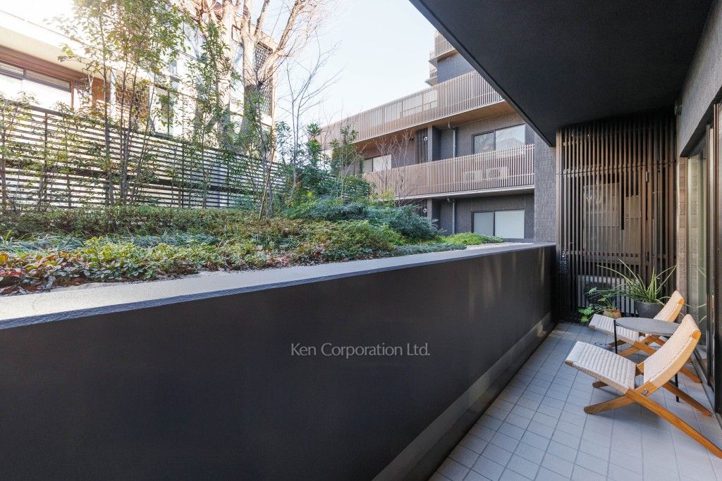 ザ・パークハウスグラン神山町の写真 バルコニー　※家具家電付