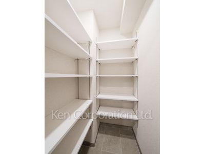 リビオメゾン西麻布の写真 シューズインクローゼット ※11階の同じ間取タイプを撮影。仕様が異なることがあります。