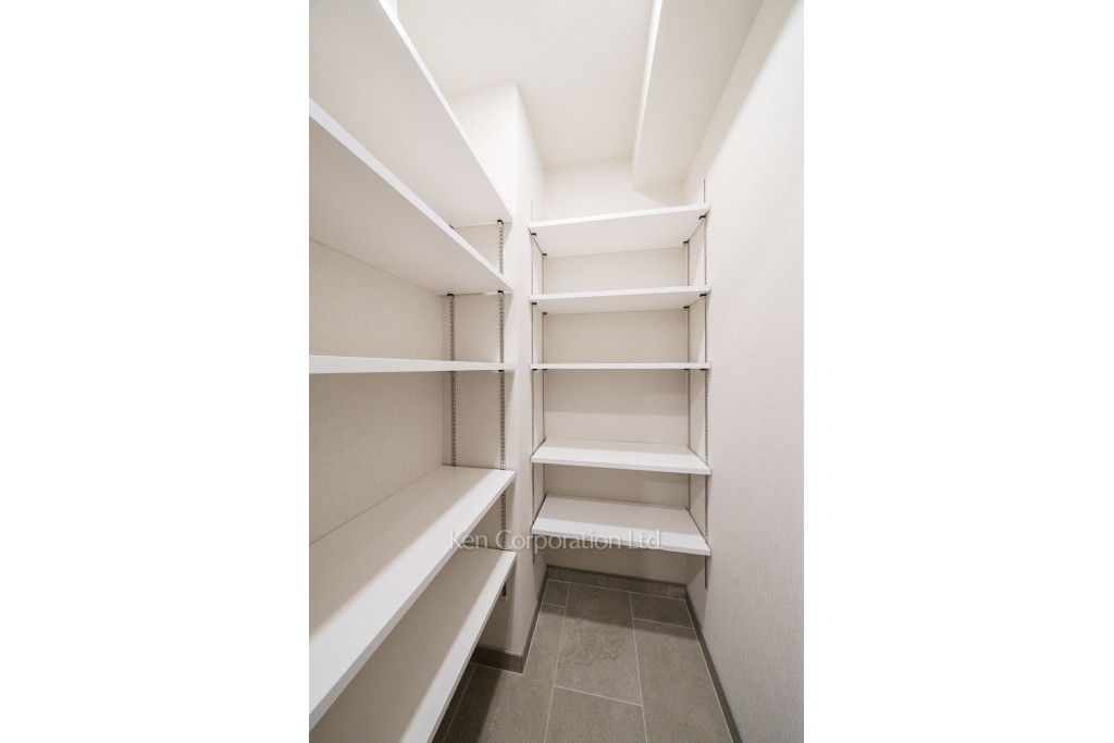 リビオメゾン西麻布の写真 シューズインクローゼット ※11階の同じ間取タイプを撮影。仕様が異なることがあります。