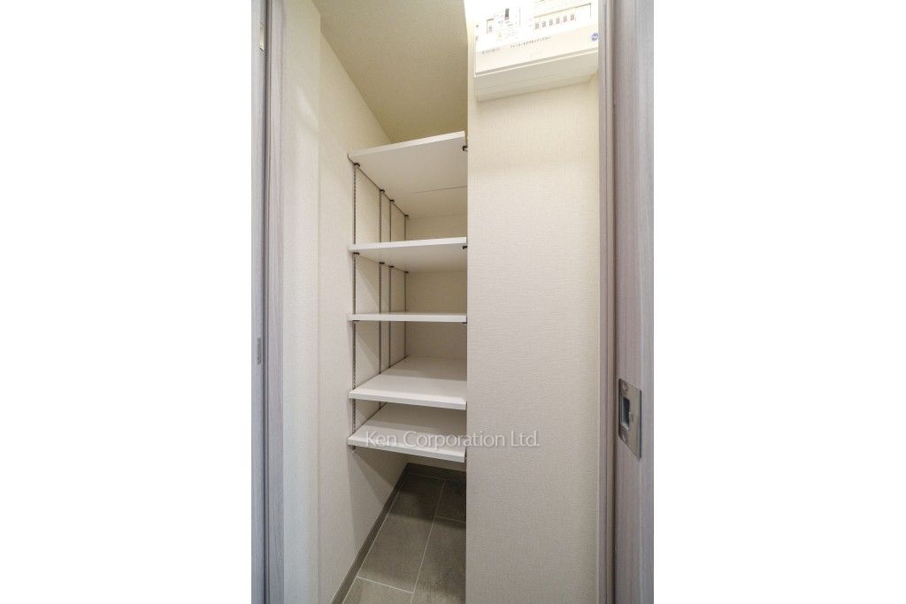 リビオメゾン西麻布の写真 シューズインクローゼット ※10階の同じ間取タイプを撮影。仕様が異なることがあります。