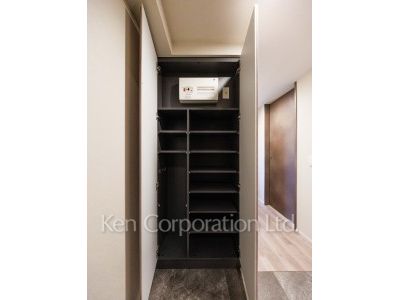 Urban Breeze 恵比寿の写真 シューズクローゼット ※9階の同じ間取タイプを撮影。仕様が異なることがあります。