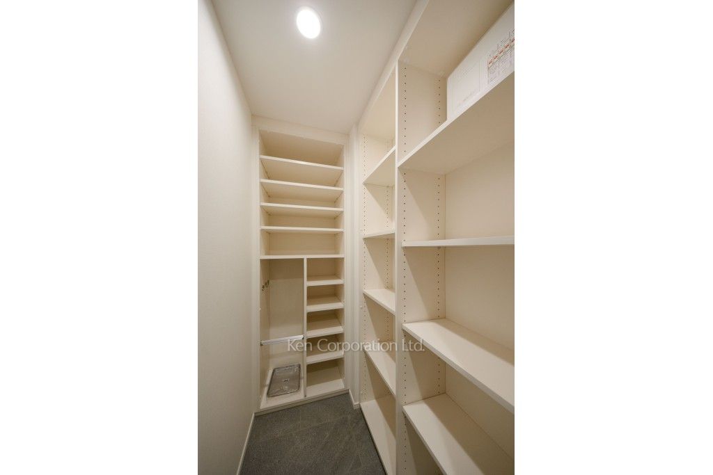 ザ・パークハビオ代々木の写真 シューズインクローゼット