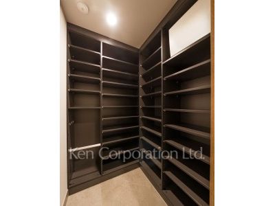 ザ・パークハウス千代田六番町の写真 シューズインクローゼット