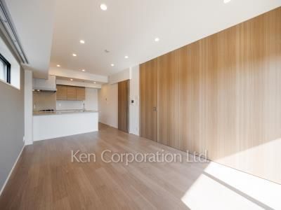 居室（LDなど） ※7階の同じ間取タイプを撮影。仕様が異なることがあります。