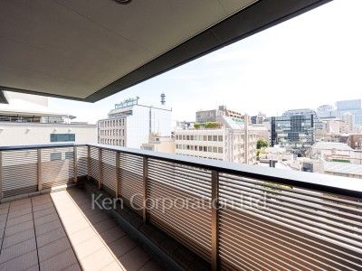 ブランズ六番町の写真 バルコニー