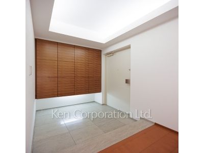 玄関 ※写真・画像は実際と異なる場合がございます。部屋写真は同一タイプのものです。（ただし、画像中にタイプ名の記載がある場合はその記載内容を優先します。）