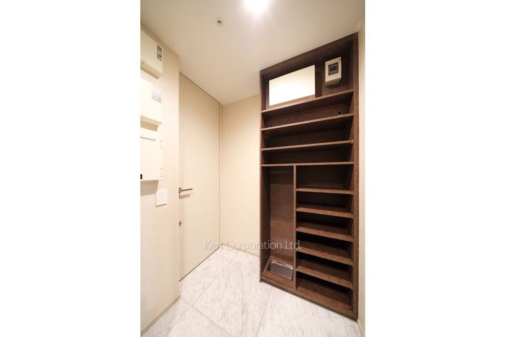 三田ガーデンヒルズ パークマンションの写真 シューズインクローゼット