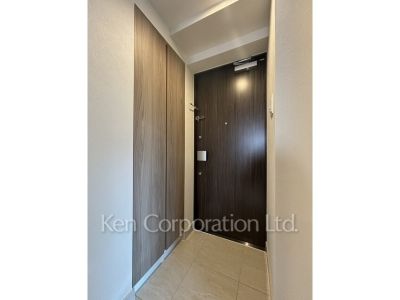 玄関 ※写真・画像は実際と異なる場合がございます。部屋写真は同一タイプのものです。（ただし、画像中にタイプ名の記載がある場合はその記載内容を優先します。）