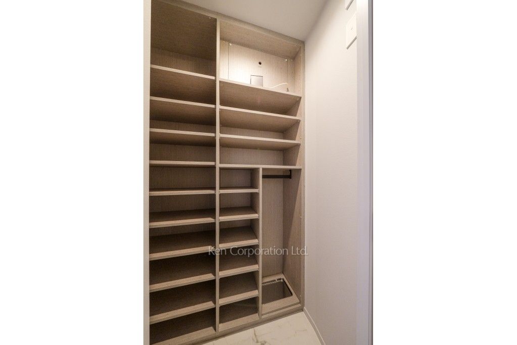 三田ガーデンヒルズ ウエストヒルの写真 シューズインクローゼット