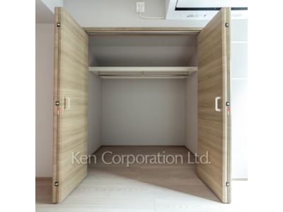 COMPOSITE新宿三丁目の写真 クローゼット等 ※写真・画像は実際と異なる場合がございます。部屋写真は同一タイプのものです。（ただし、画像中にタイプ名の記載がある場合はその記載内容を優先します。）
