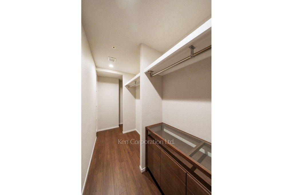 青山ザ・タワーの写真 ウォークインクローゼット