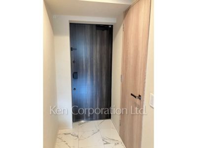 玄関 ※写真・画像は実際と異なる場合がございます。部屋写真は同一タイプのものです。（ただし、画像中にタイプ名の記載がある場合はその記載内容を優先します。）