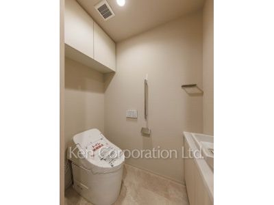 JIYUGAOKA MUSE SQUARE THE RESIDENCEの写真 トイレ ※11階の同じ間取タイプを撮影。仕様が異なることがあります。